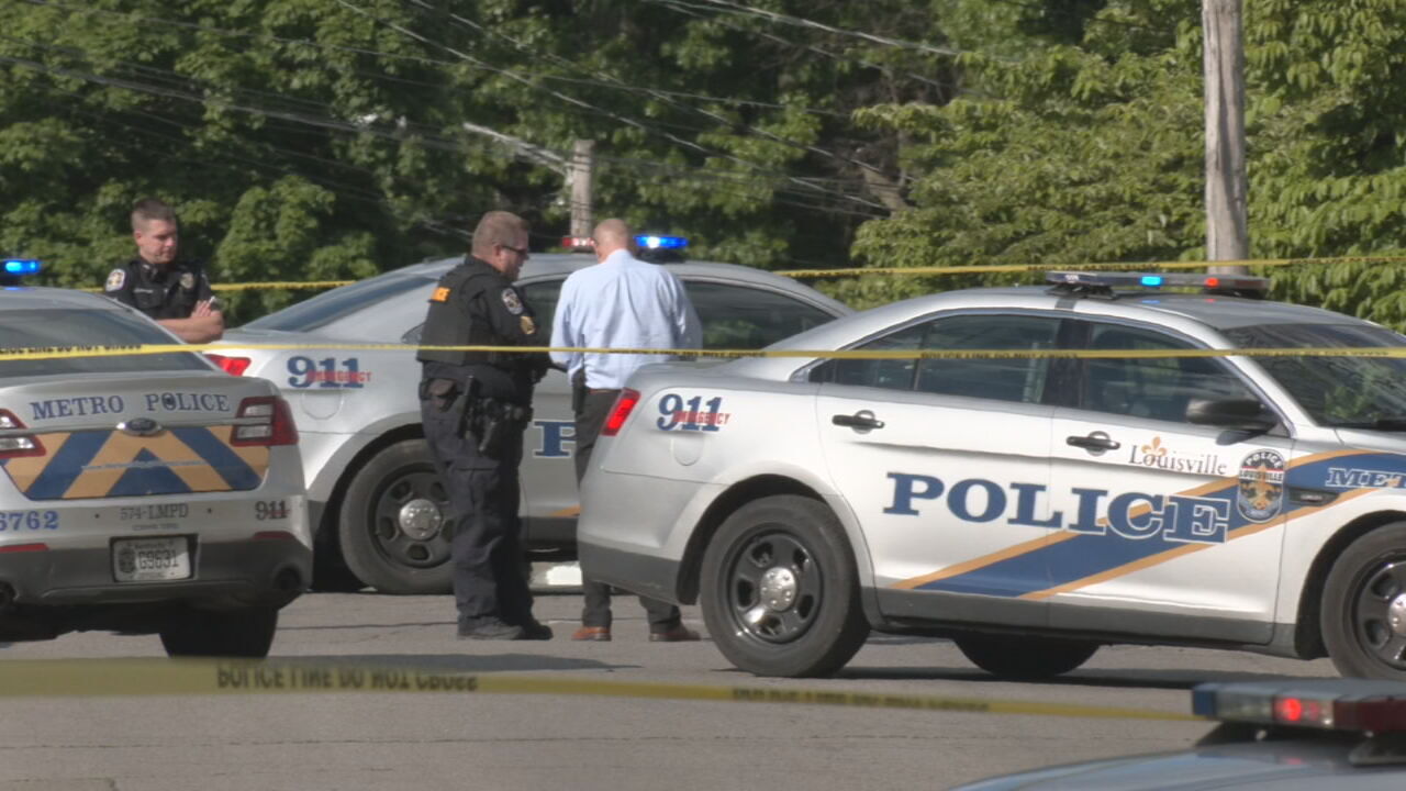 As LMPD struggles to keep officers, council advances plan that could provide better pay